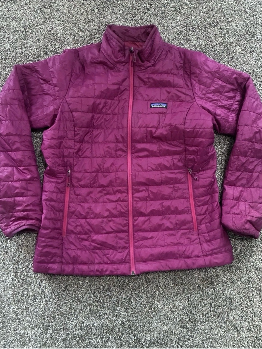 Patagonia Women's large pink berrynano puff Lightweight Quilted Jacket -